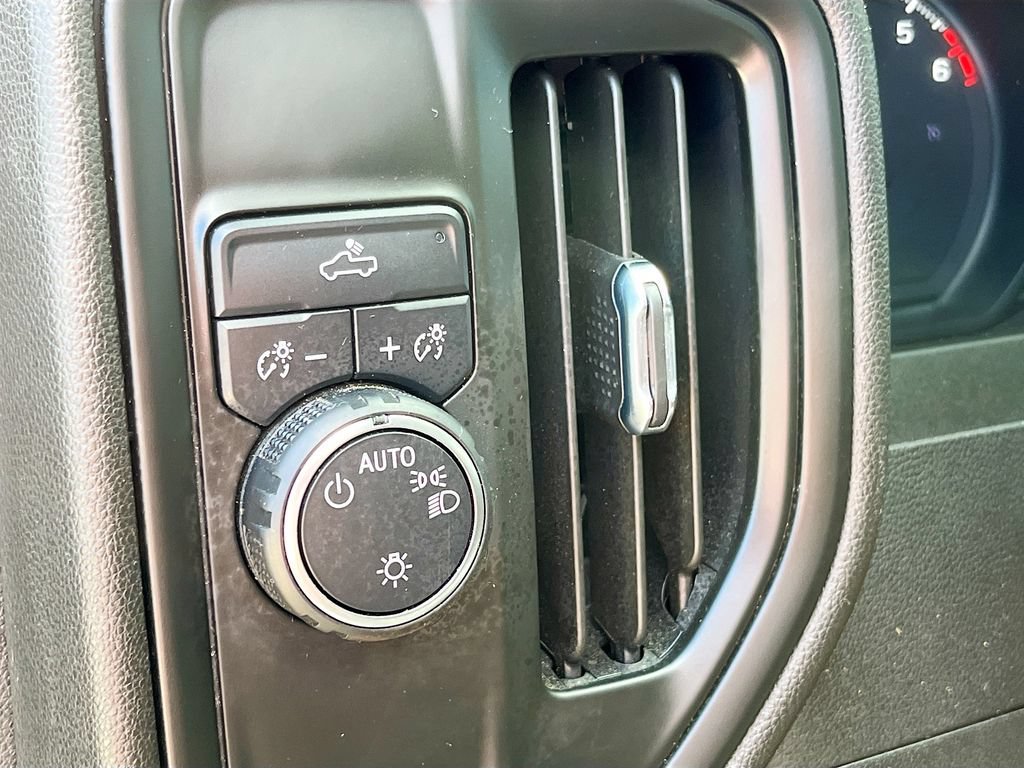 Used 2023 Chevrolet Silverado 1500 Custom RWD image 10