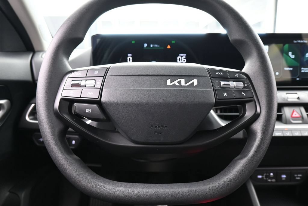 Used 2025 Kia K4 FWD image 26