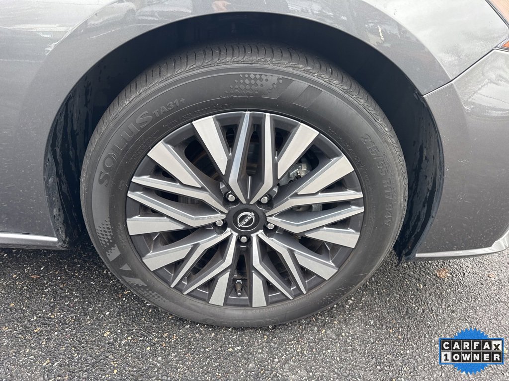 Used 2024 Nissan Altima 2.5 SV image 11
