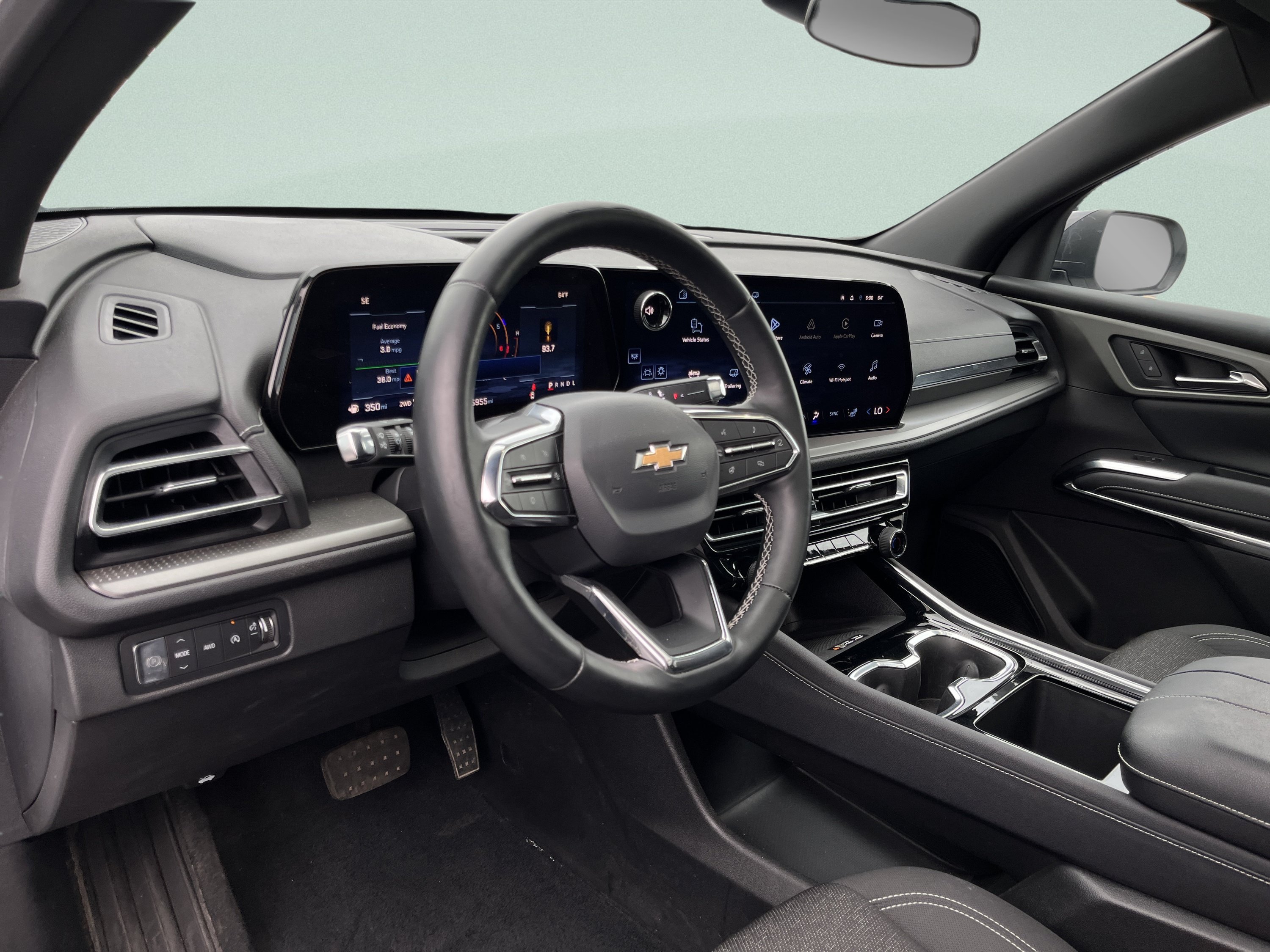 Used 2025 Chevrolet Traverse LT w/ Sun and Wheel Package AWD/4WD image 17