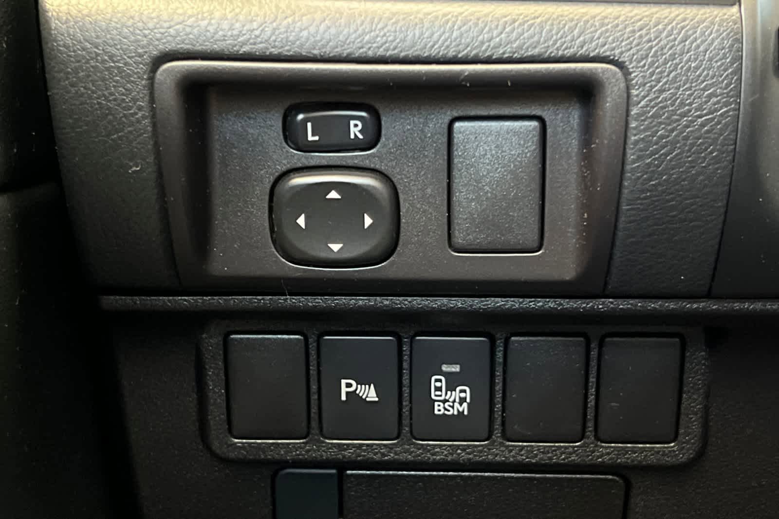 Used 2016 Lexus ES 350 w/ Premium Package w/Wood Trim FWD image 29