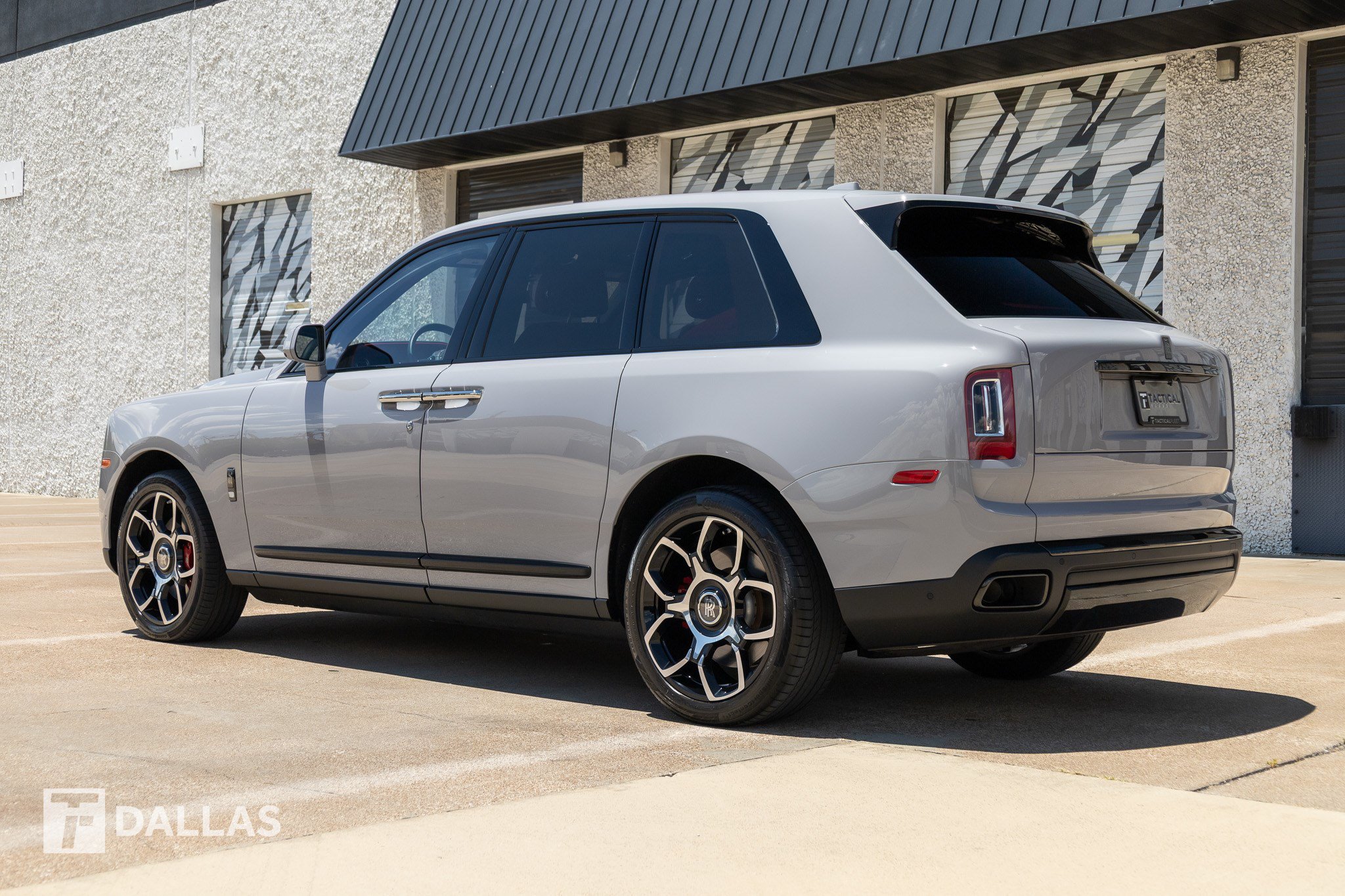 Used 2022 Rolls-Royce Cullinan Black Badge w/ Dark Exterior Package AWD/4WD image 10
