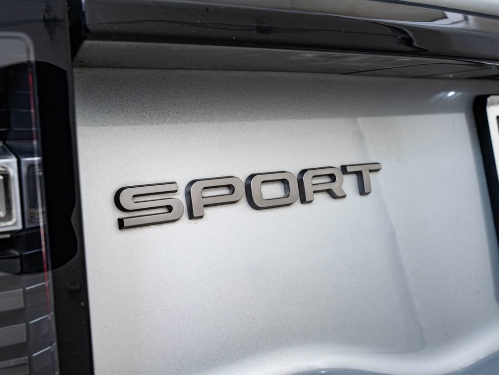 Used 2018 Land Rover Discovery Sport SE image 20