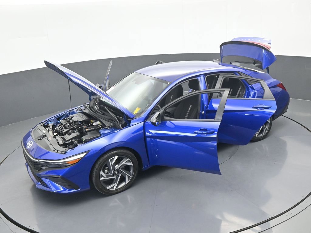Used 2025 Hyundai Elantra Sport image 56