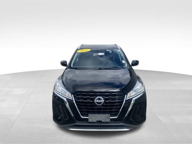 Used 2024 Nissan Kicks SV image 2