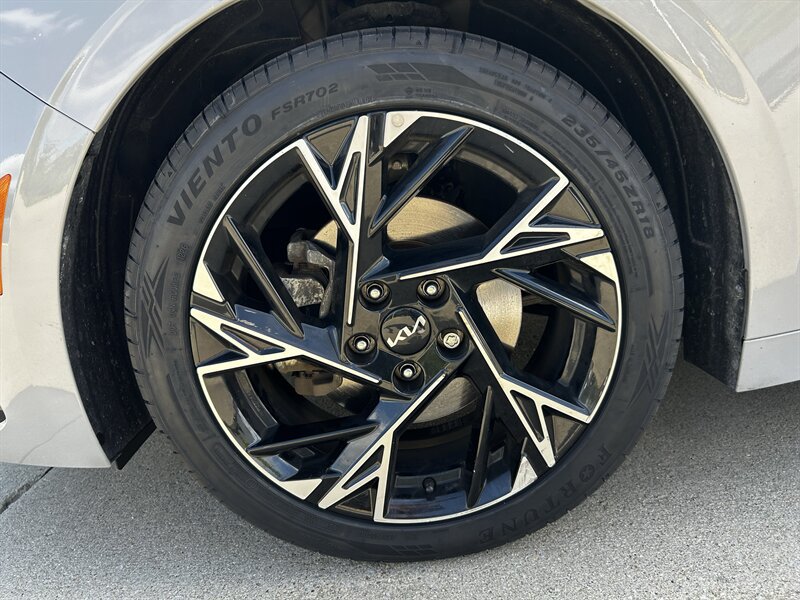 Used 2025 Kia K5 GT-Line w/ GT-Line Premium Package FWD image 9