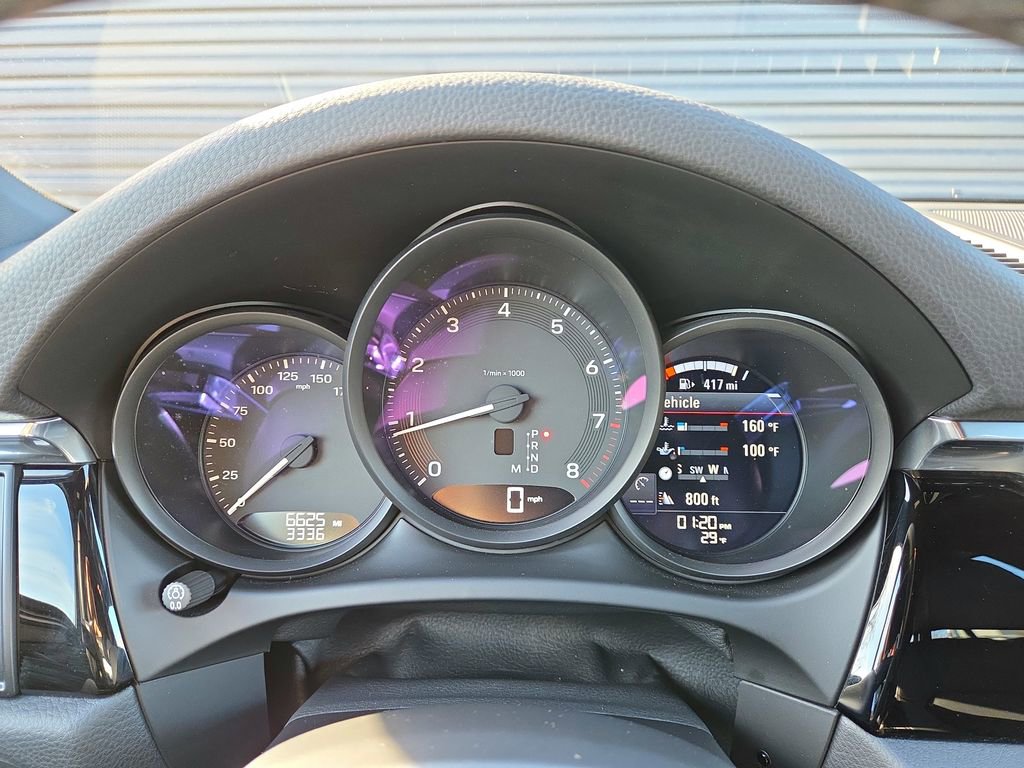 Certified 2025 Porsche Macan image 10