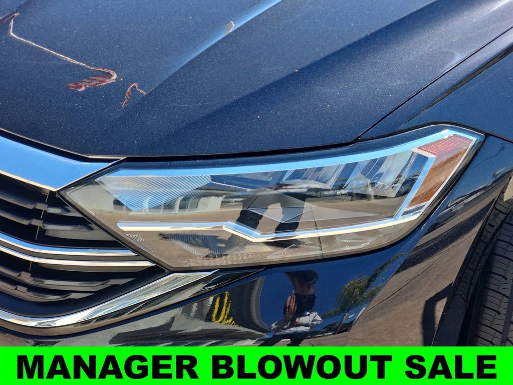 Used 2024 Volkswagen Jetta SE image 32