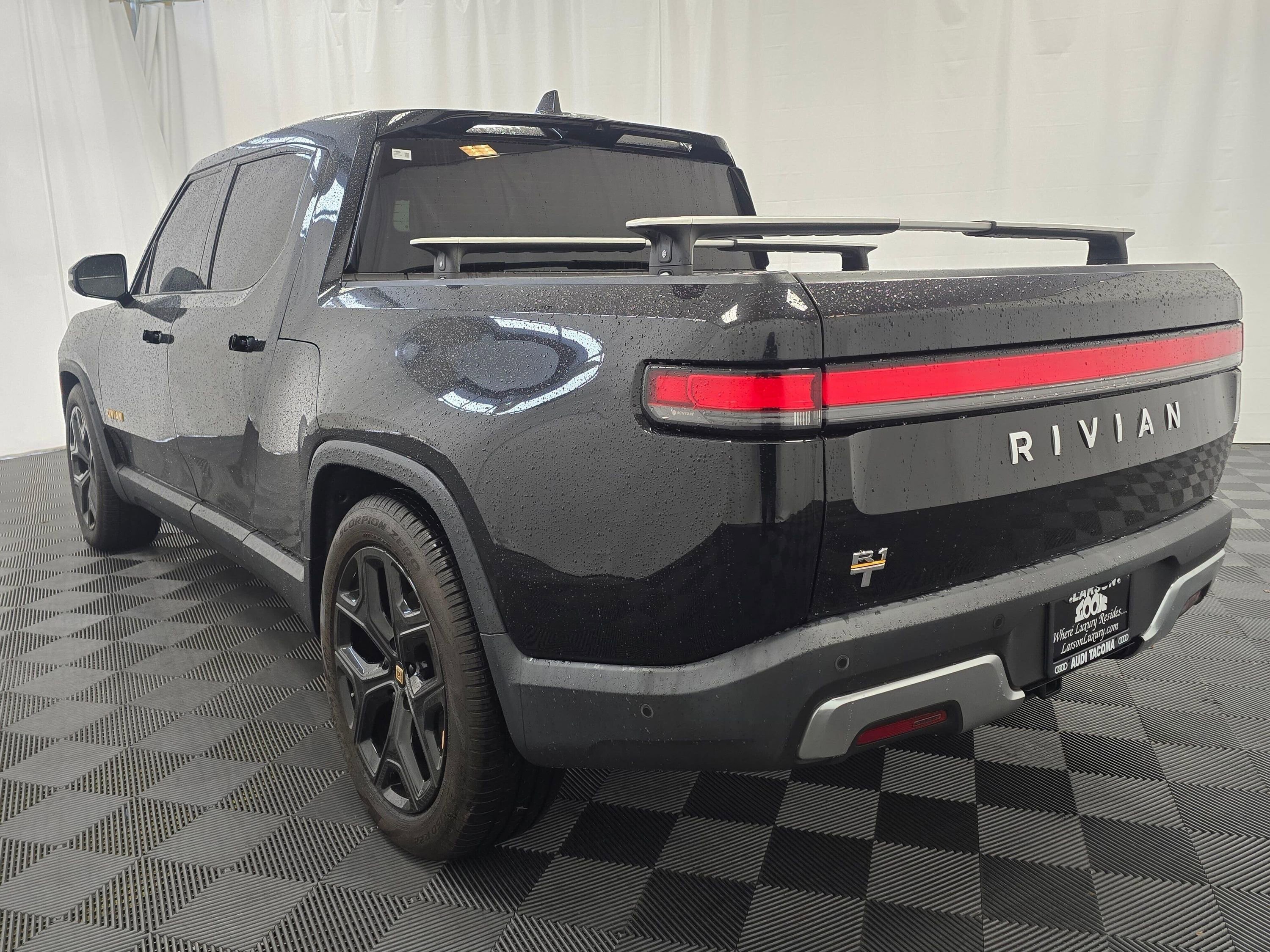Used 2022 Rivian R1T Adventure AWD/4WD image 3