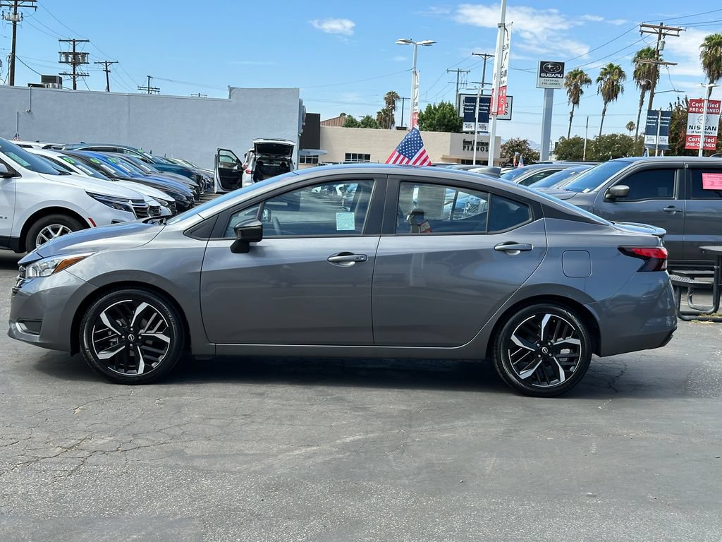 Used 2024 Nissan Versa SR FWD image 3