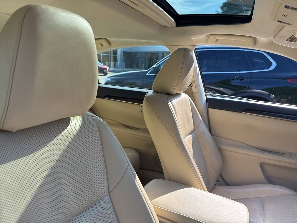 Used 2014 Lexus ES 350 w/ Luxury Package FWD image 10