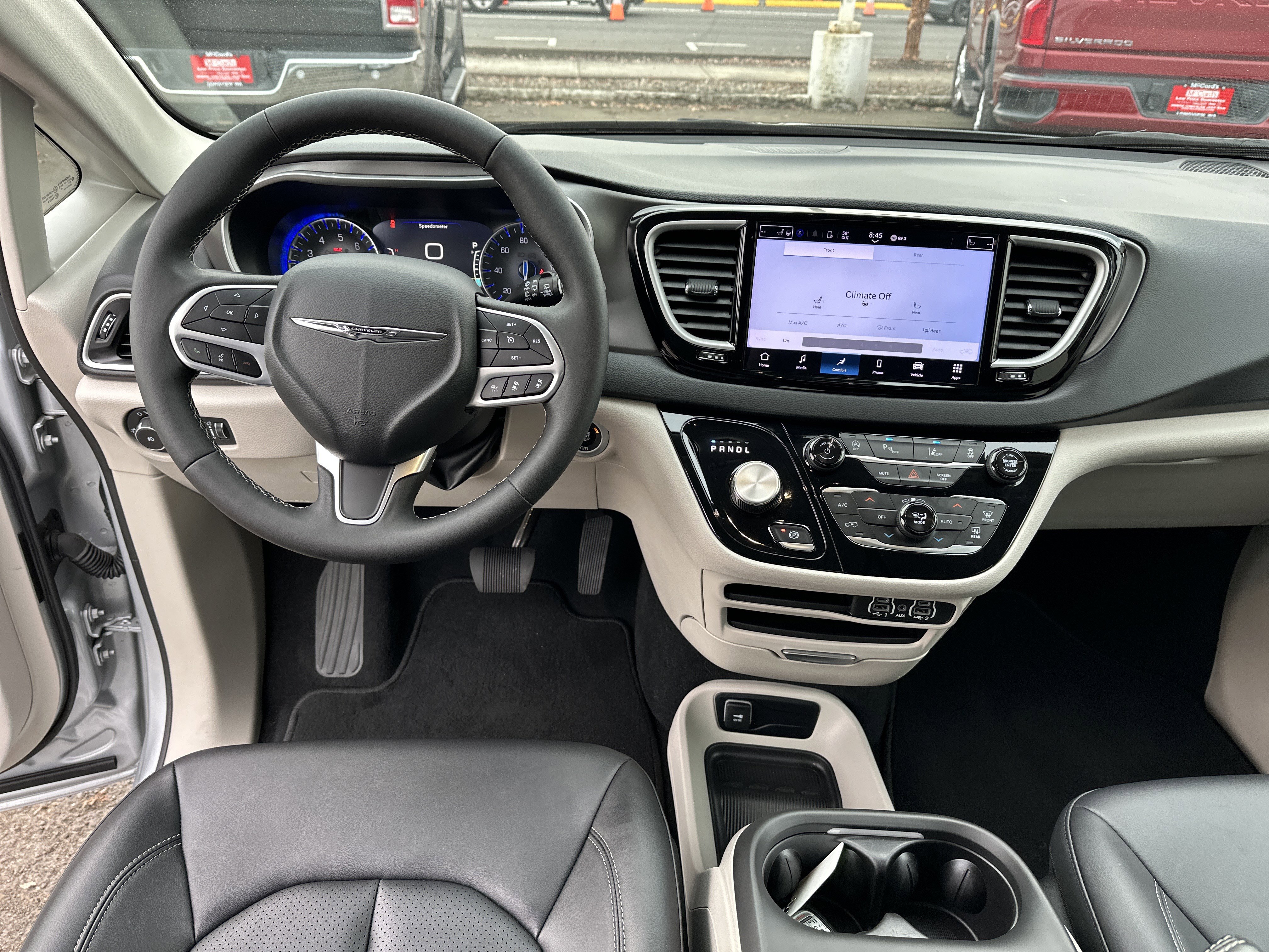 Used 2024 Chrysler Pacifica Touring-L image 13