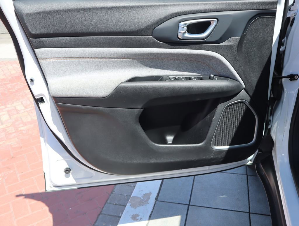 Used 2022 Jeep Compass Sport FWD image 16