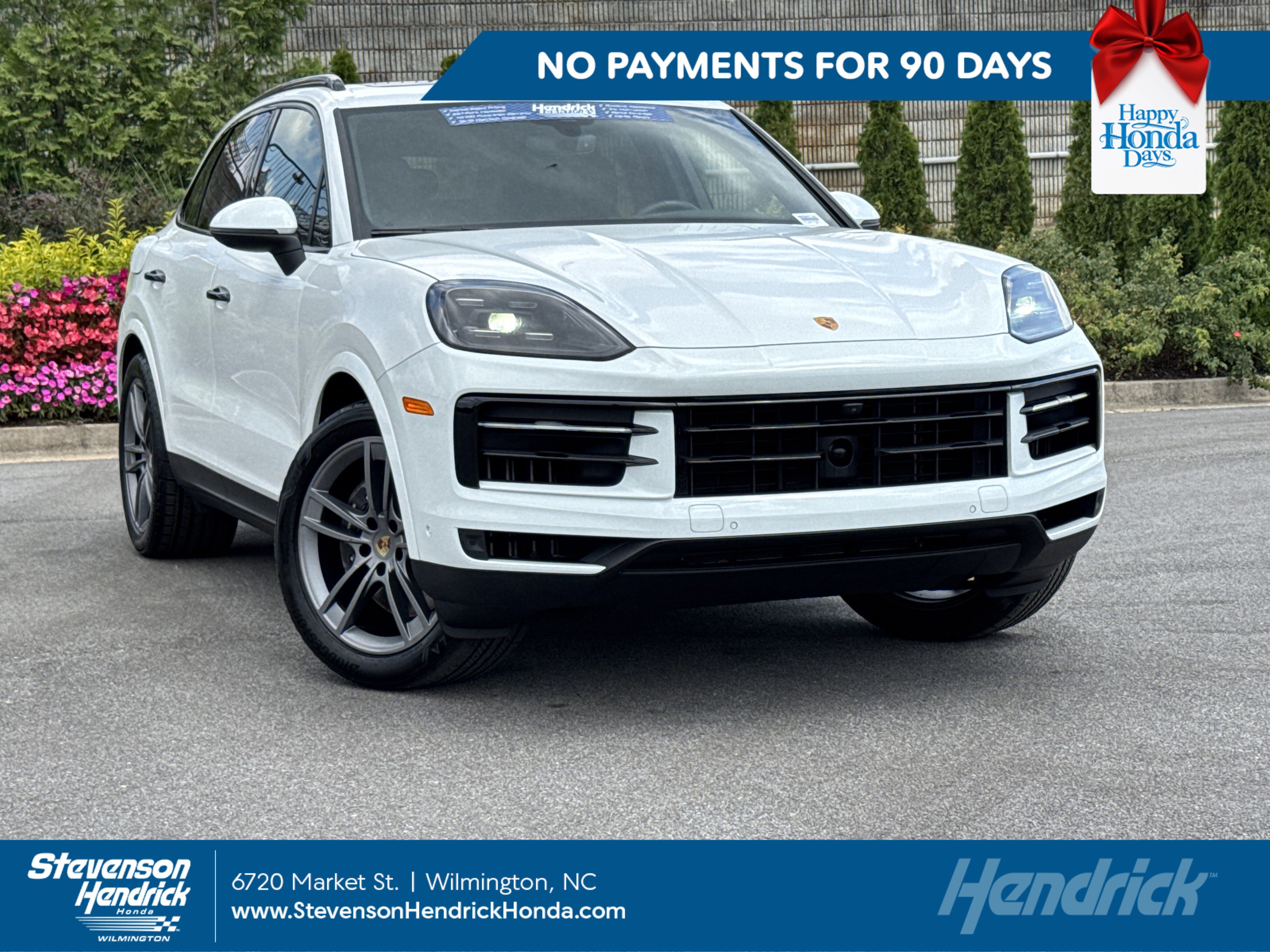 Used 2024 Porsche Cayenne image 1