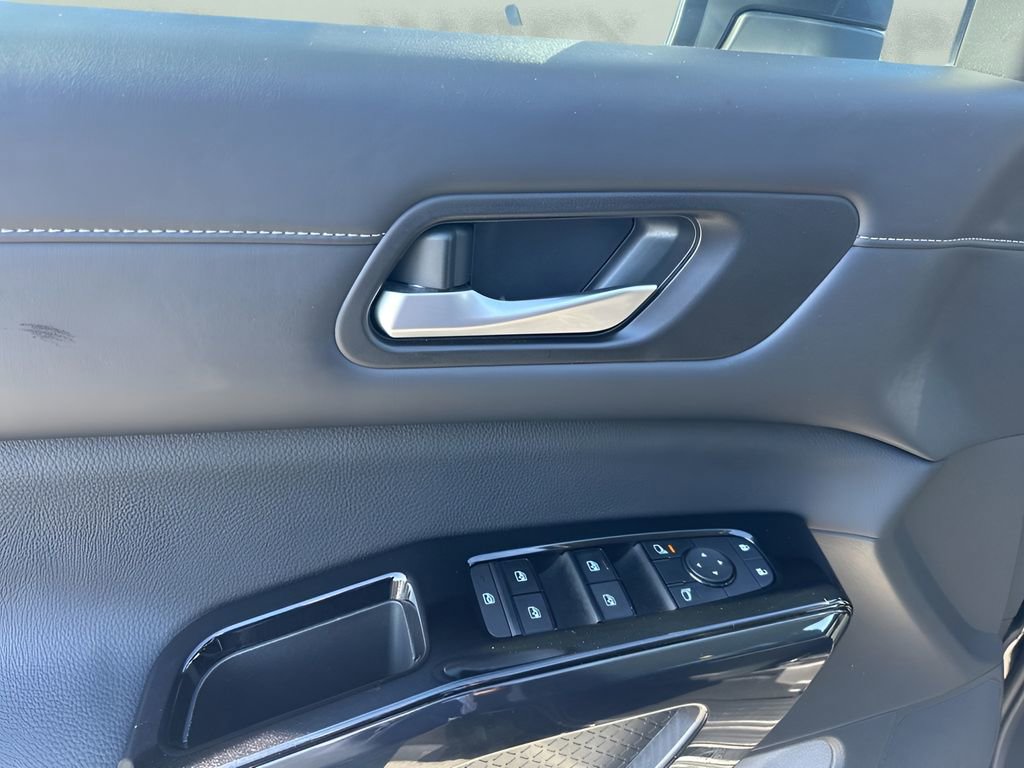 Used 2022 Nissan Pathfinder S image 24