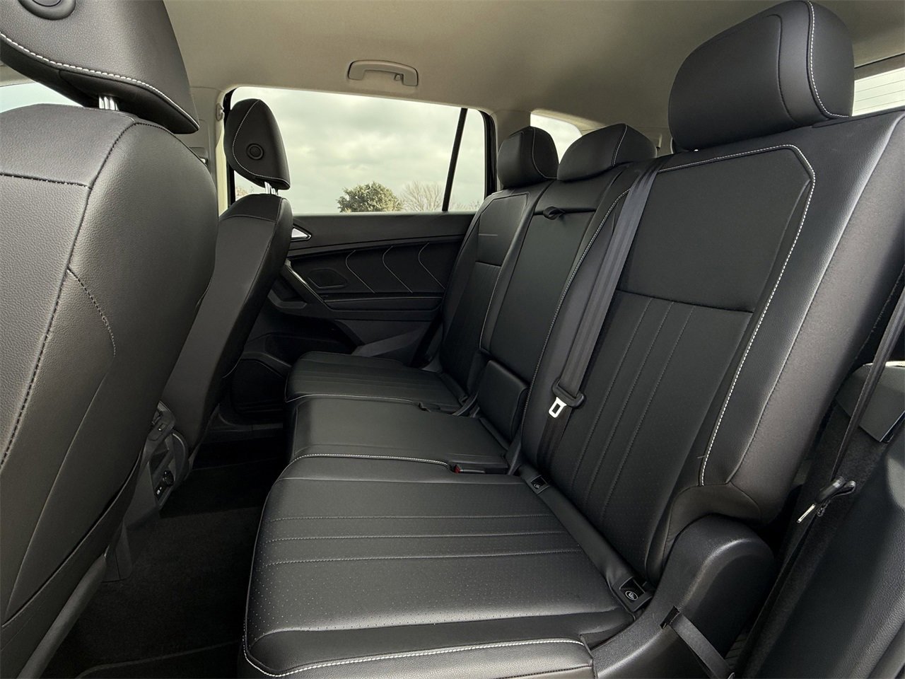 Used 2023 Volkswagen Tiguan SE image 26