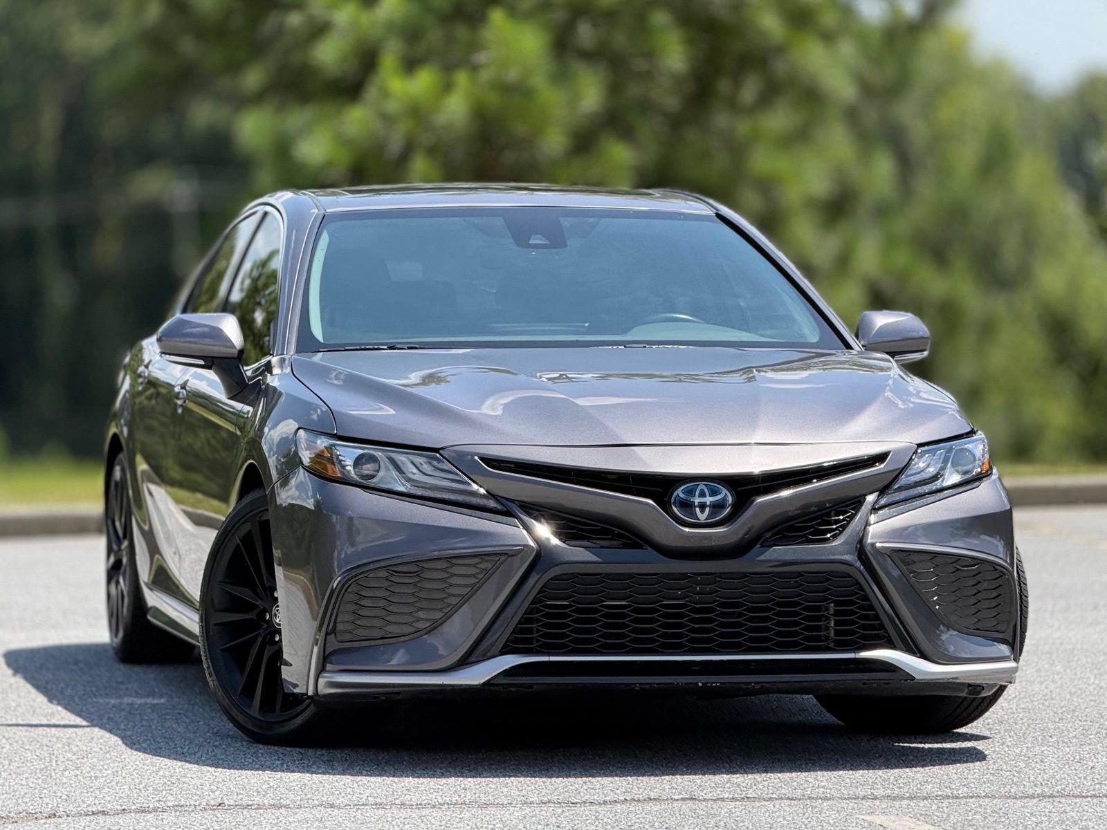 Used 2021 Toyota Camry XSE FWD image 4