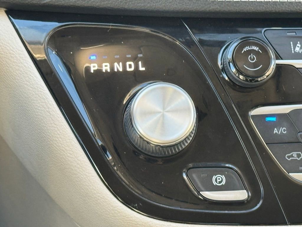 Used 2022 Chrysler Pacifica Touring-L image 33