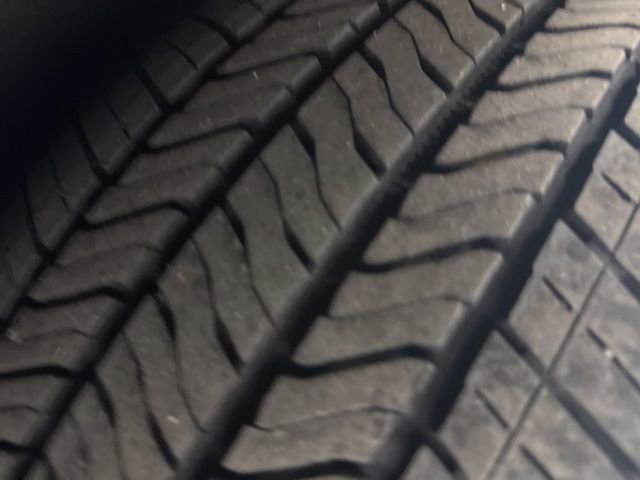 Used 2025 Chevrolet Traverse LT FWD image 37