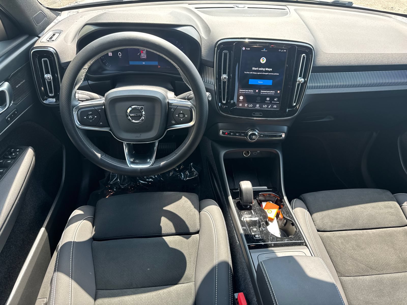Used 2024 Volvo XC40 B5 Ultimate w/ Protection Package Premier AWD/4WD image 23