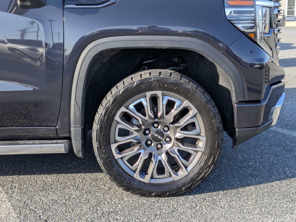 Used 2023 GMC Sierra 1500 Denali Ultimate AWD/4WD image 11