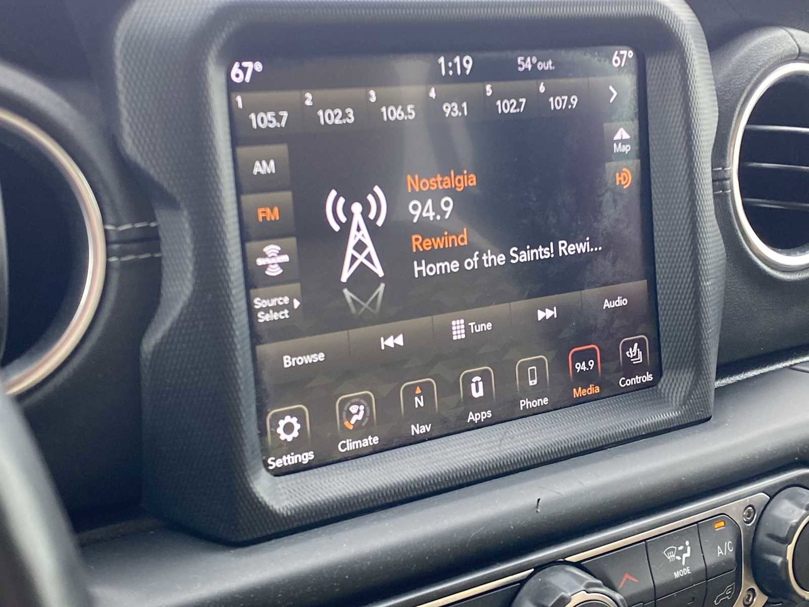 Certified 2019 Jeep Wrangler Unlimited Sahara image 26