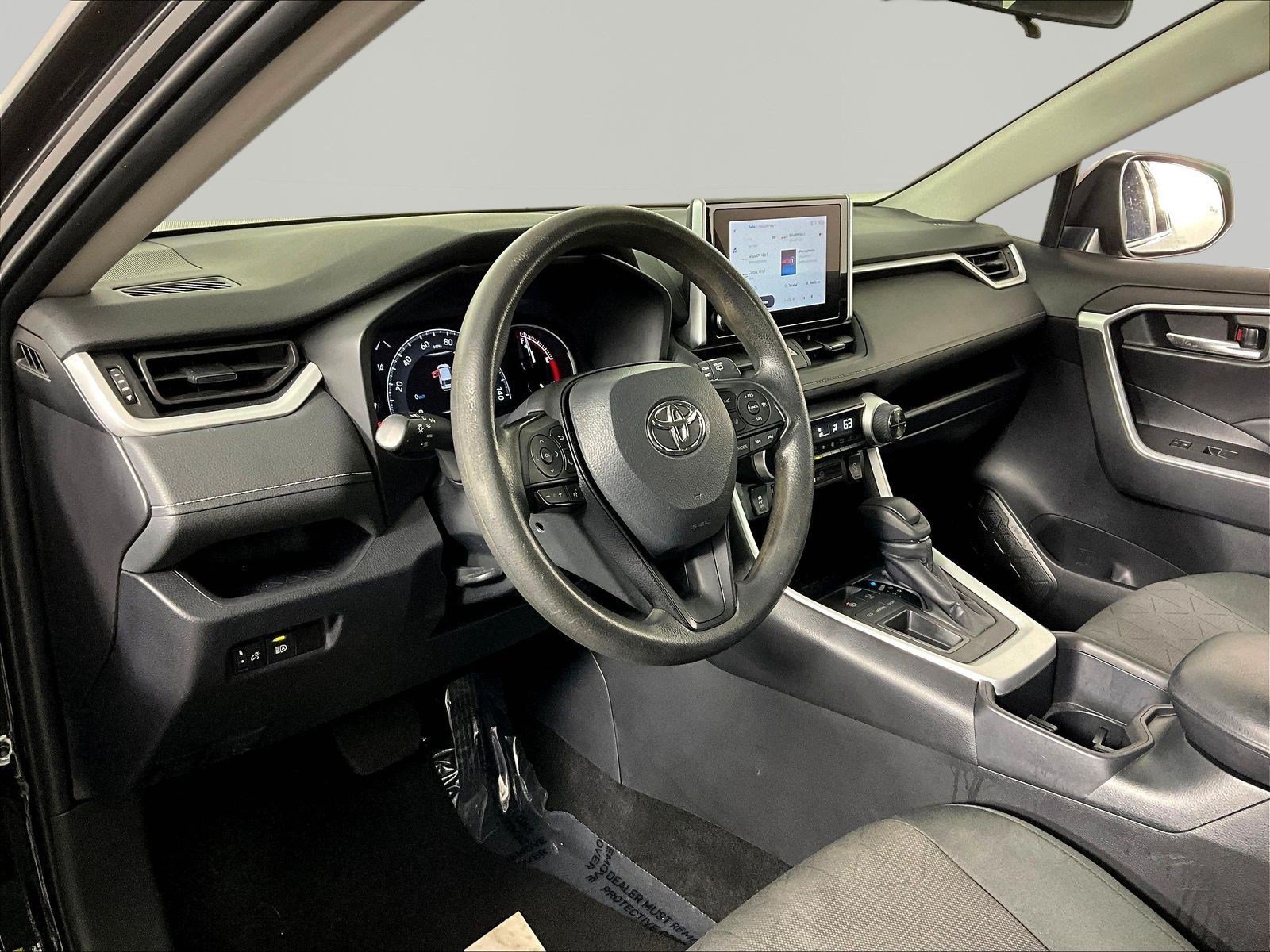 Used 2024 Toyota RAV4 XLE FWD image 17