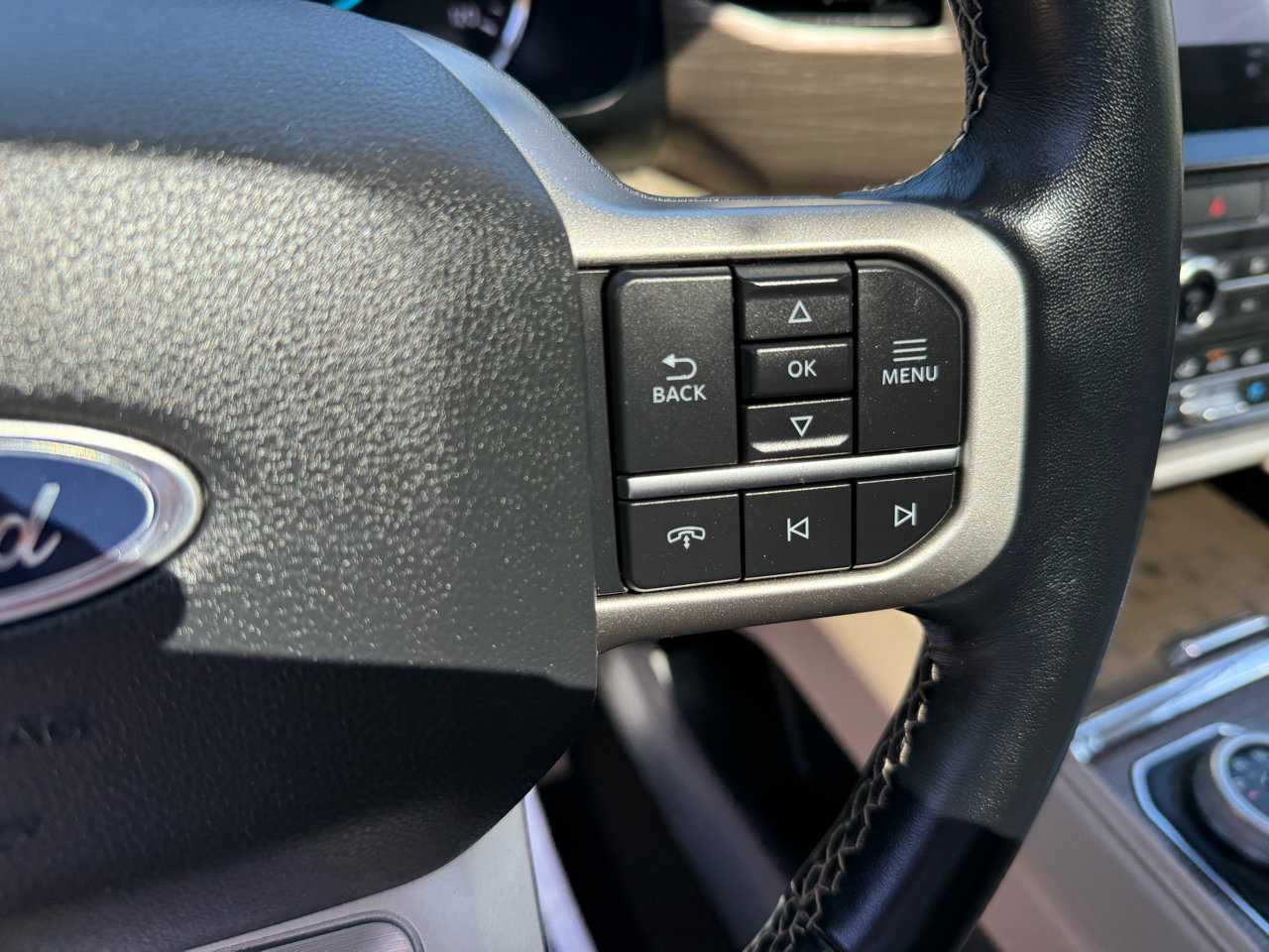 Used 2022 Ford Expedition Max Limited image 16