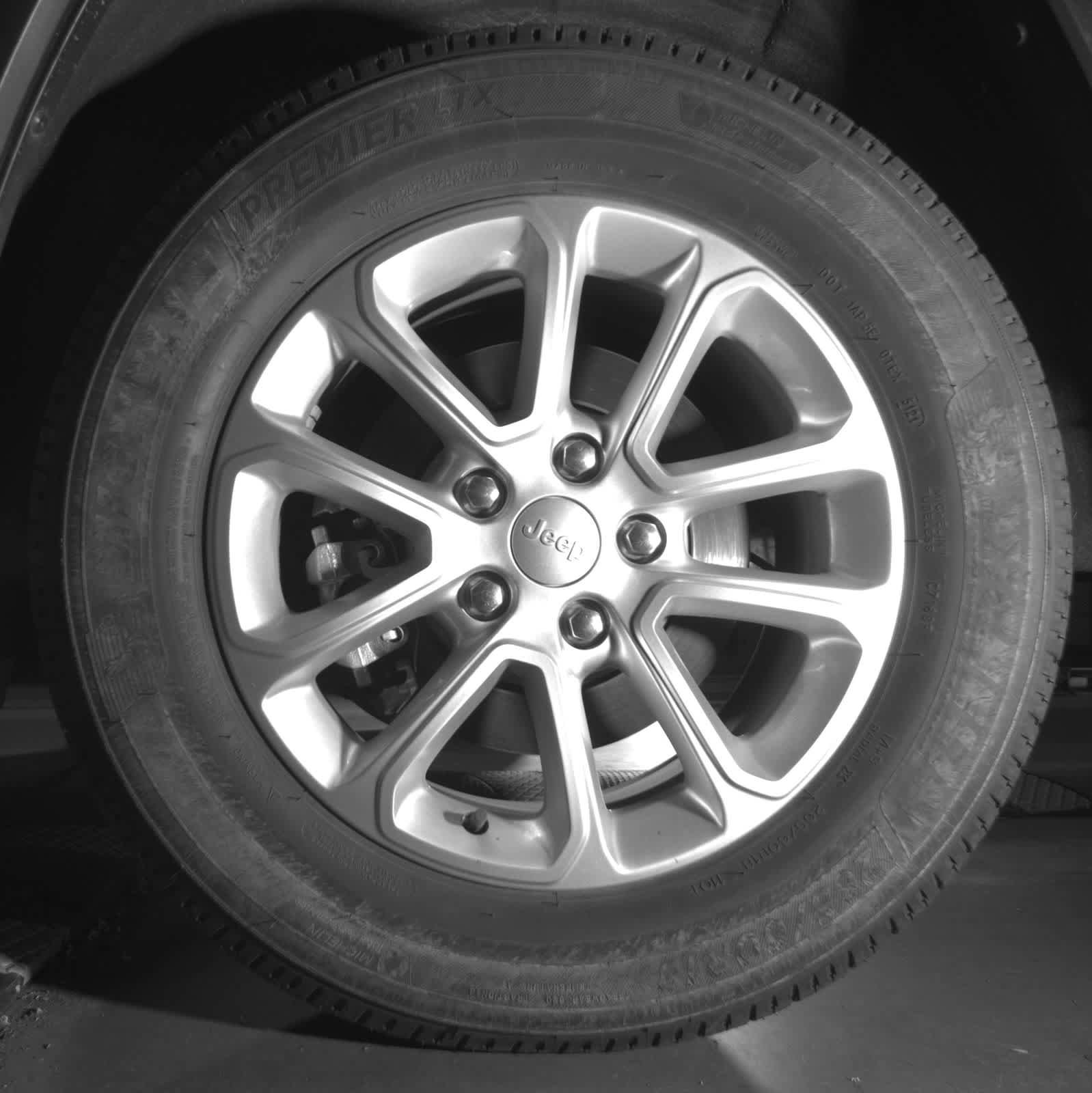 Used 2022 Jeep Grand Cherokee Laredo E AWD/4WD image 13