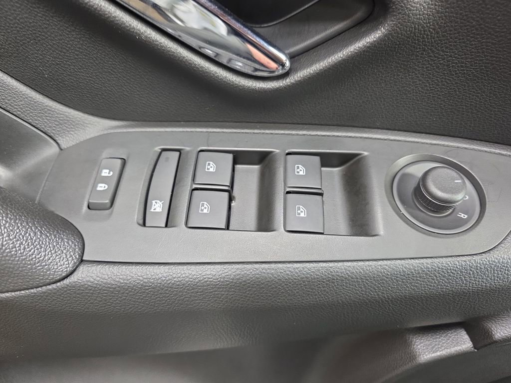 Used 2020 Chevrolet Trax LT w/ LT Convenience Package FWD image 26