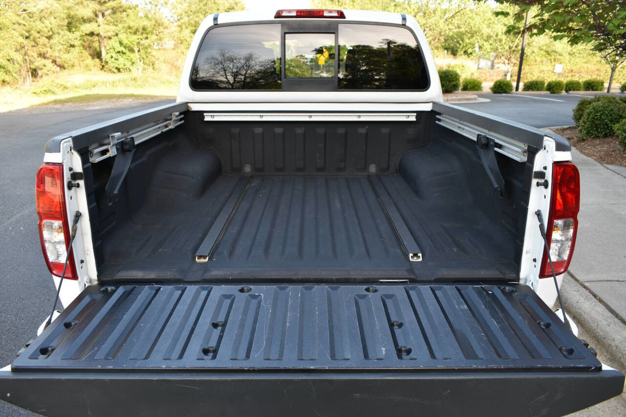 Used 2018 Nissan Frontier SV w/ Value Truck Package AWD/4WD image 7