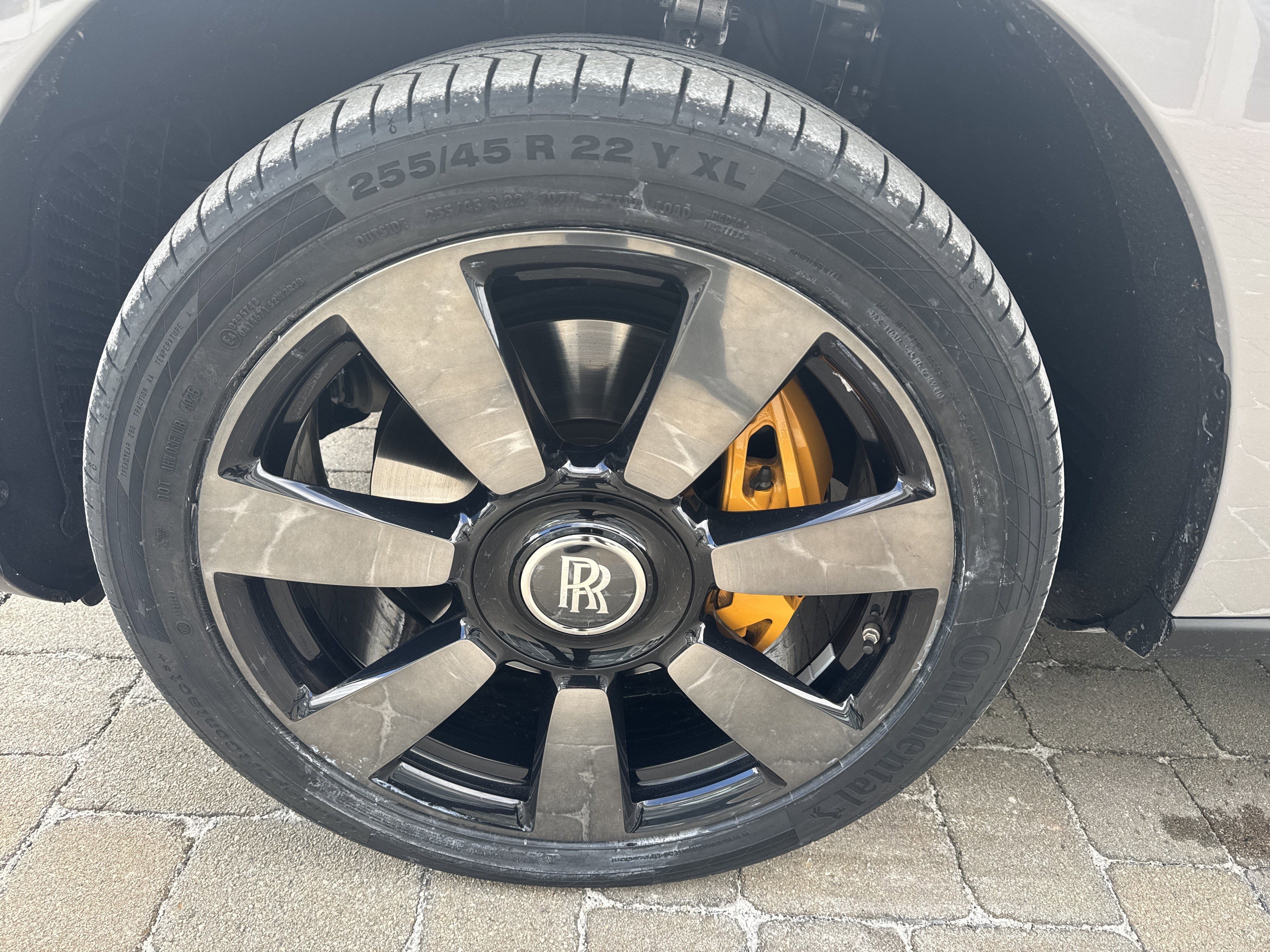 Used 2024 Rolls-Royce Cullinan w/ Interior Detailing Package image 32