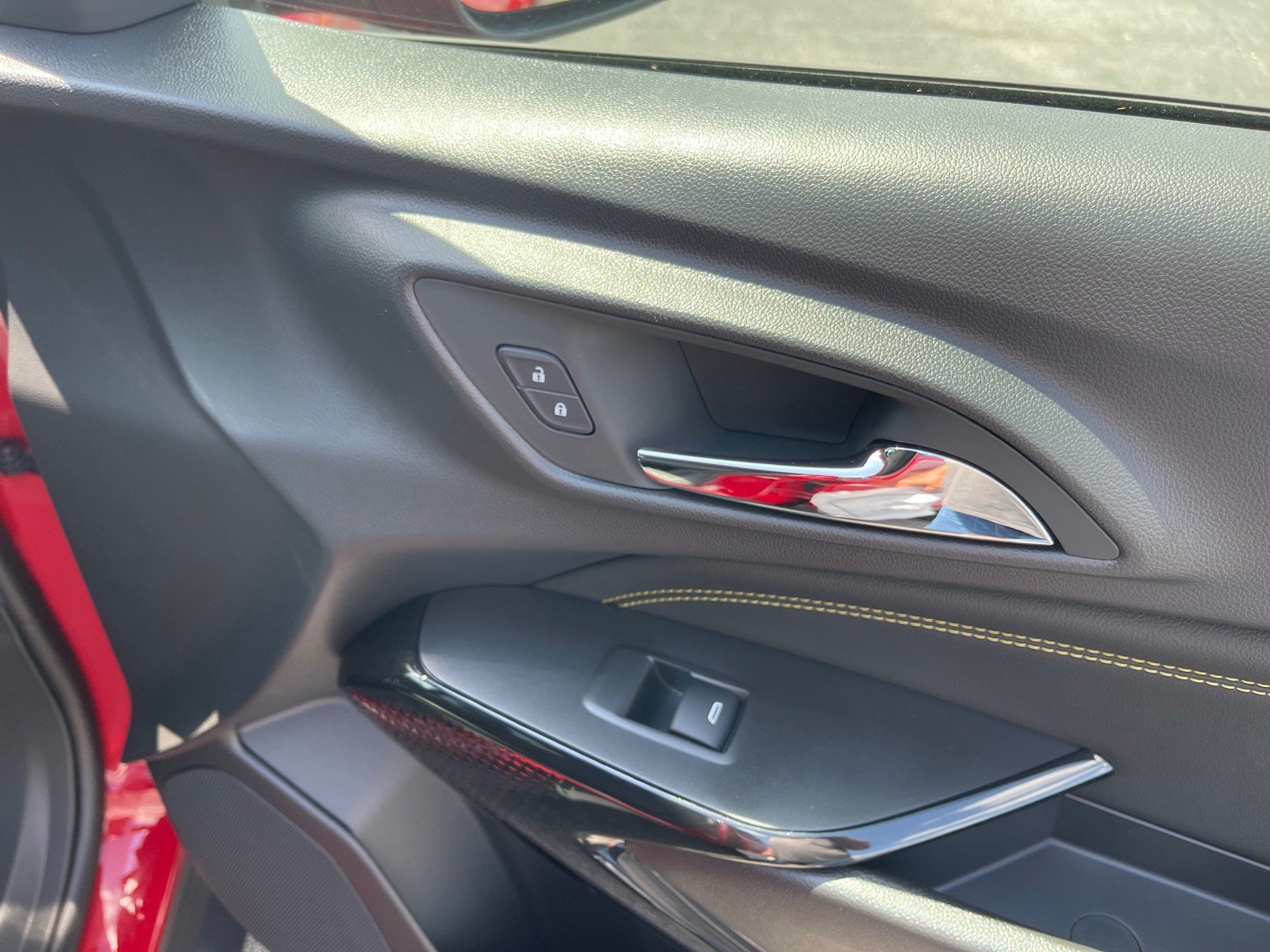 New 2026 Chevrolet Trax LT w/ Sunroof Package FWD image 19