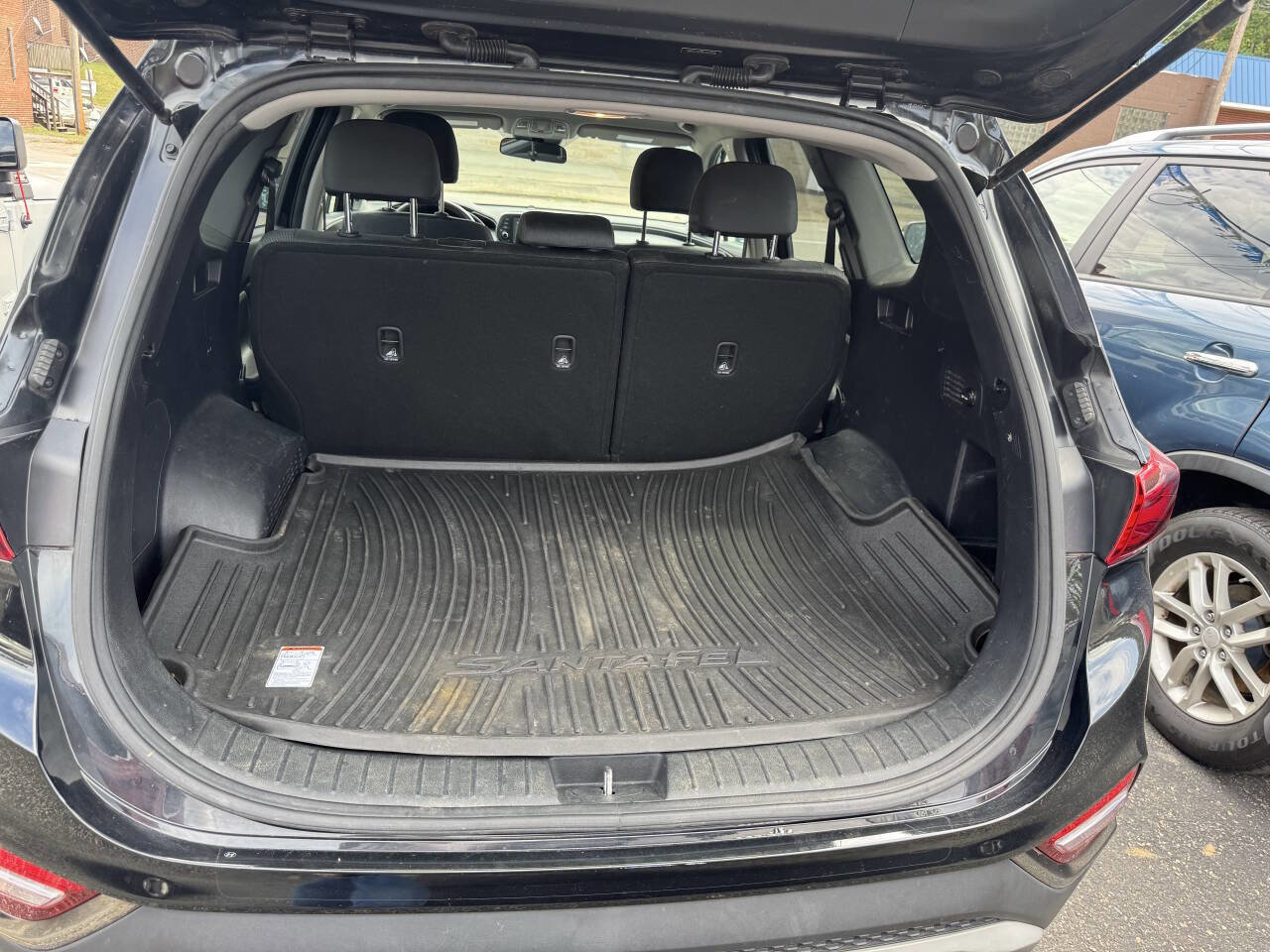 Used 2019 Hyundai Santa Fe SE image 4