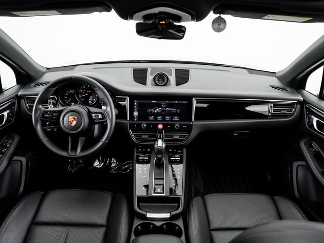 Certified 2025 Porsche Macan image 21