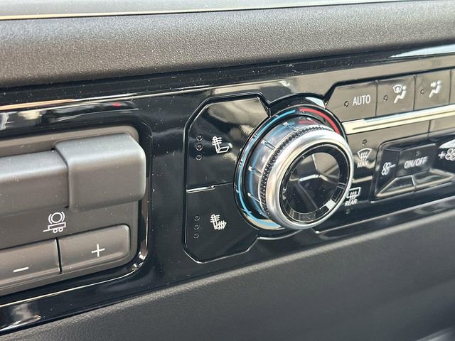 New 2026 GMC Sierra 1500 Elevation w/ LPO, Elevation Black Package image 17