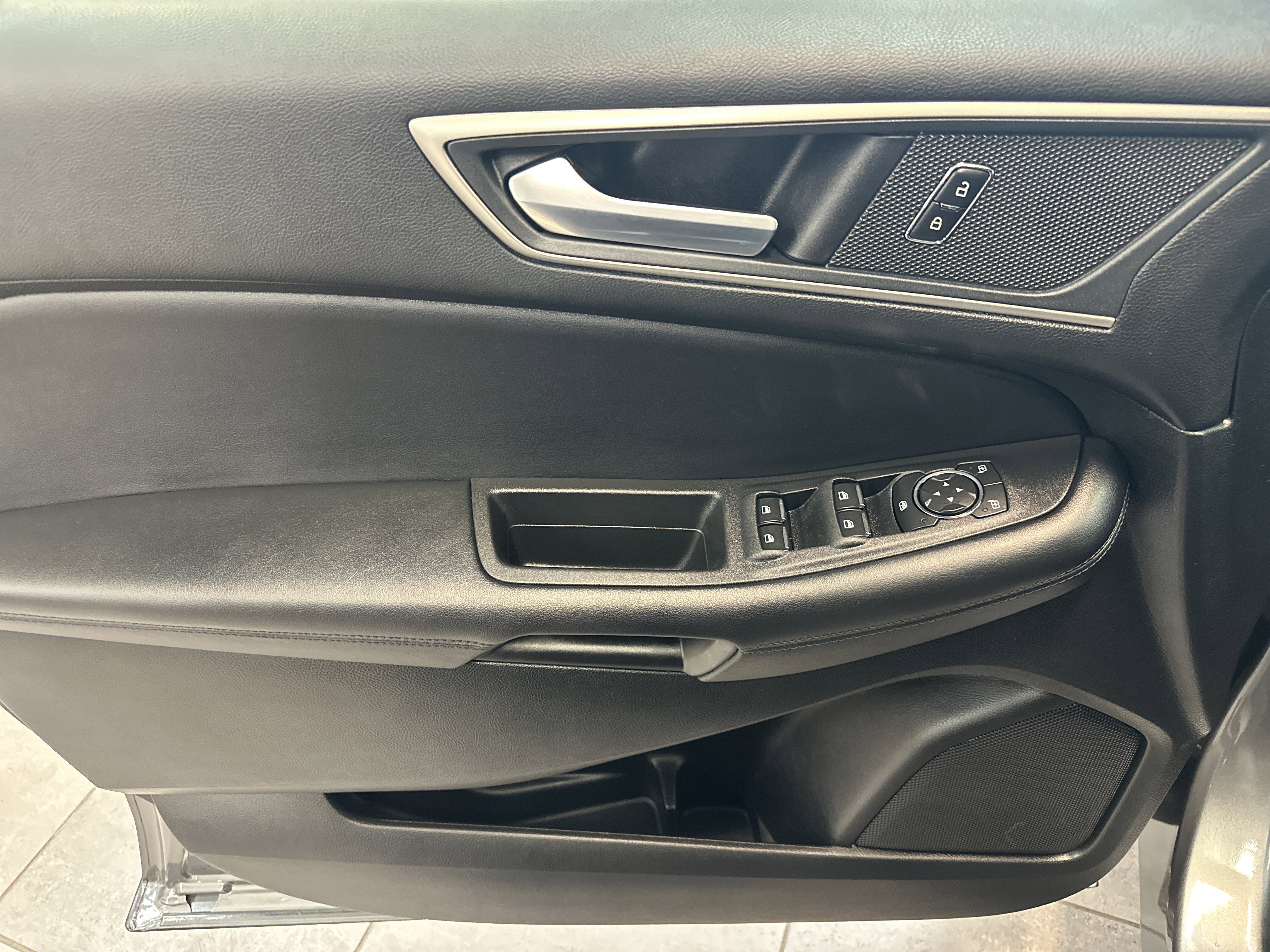 Used 2023 Ford Edge SEL w/ Convenience Package image 20