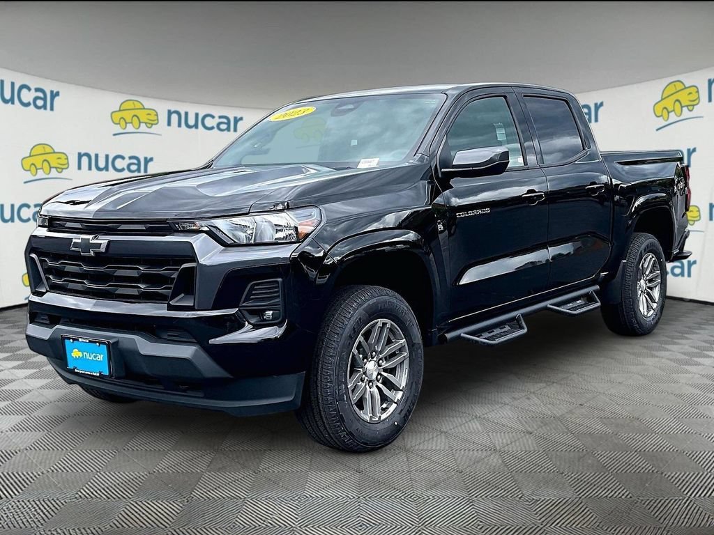 Used 2023 Chevrolet Colorado LT w/ LT Convenience Package II AWD/4WD image 3