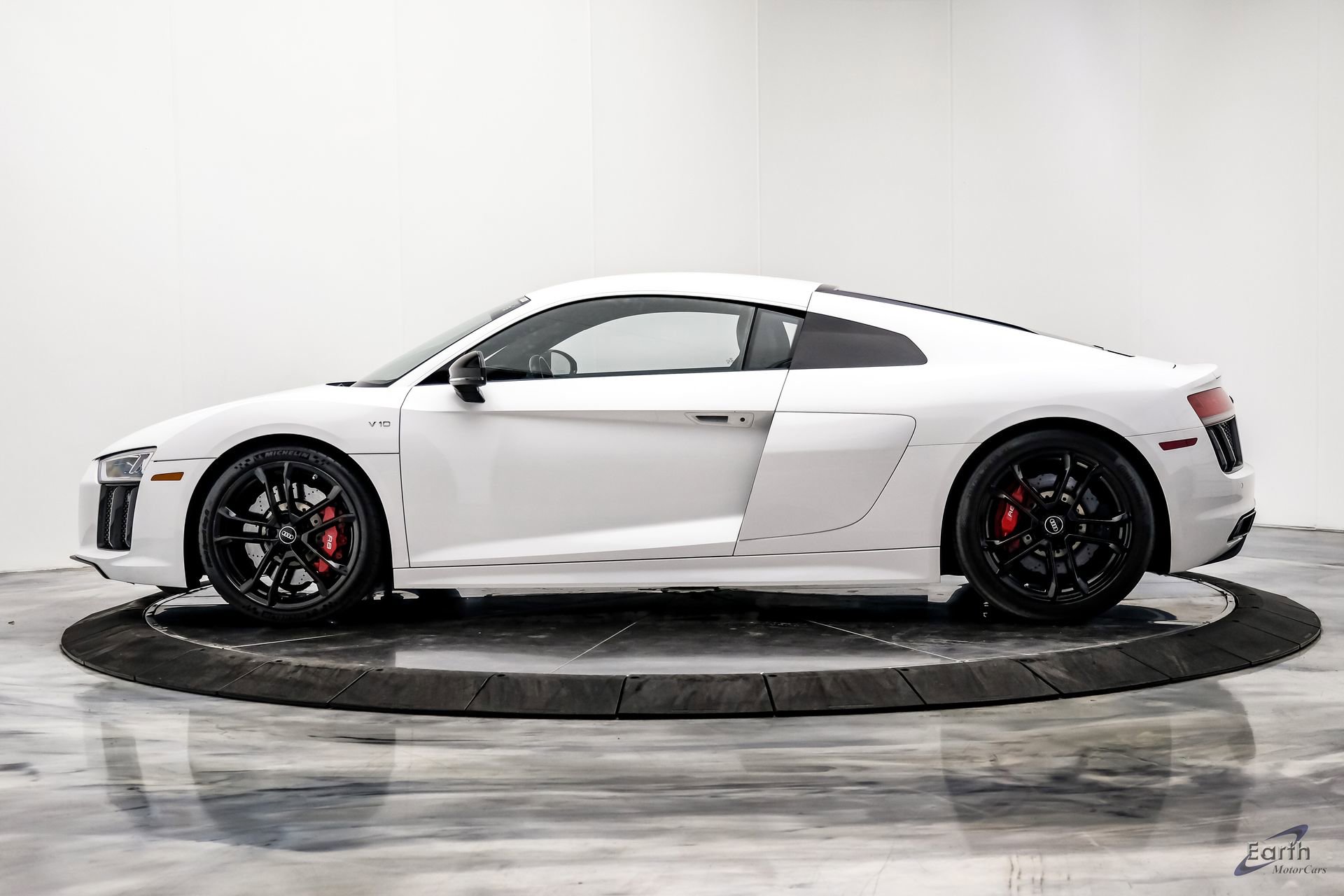 Used 2018 Audi R8 V10 RWD image 8