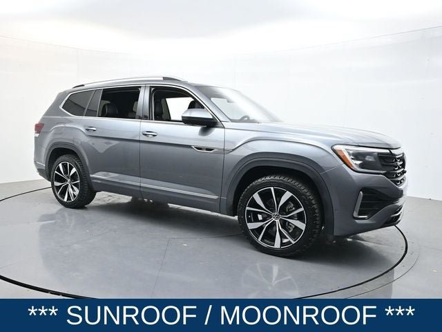 Used 2024 Volkswagen Atlas SEL Premium R-Line AWD/4WD image 2