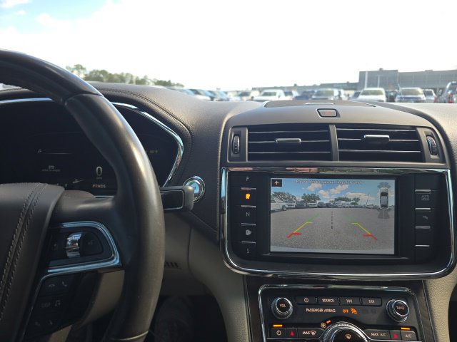 Used 2019 Lincoln Continental Select FWD image 21