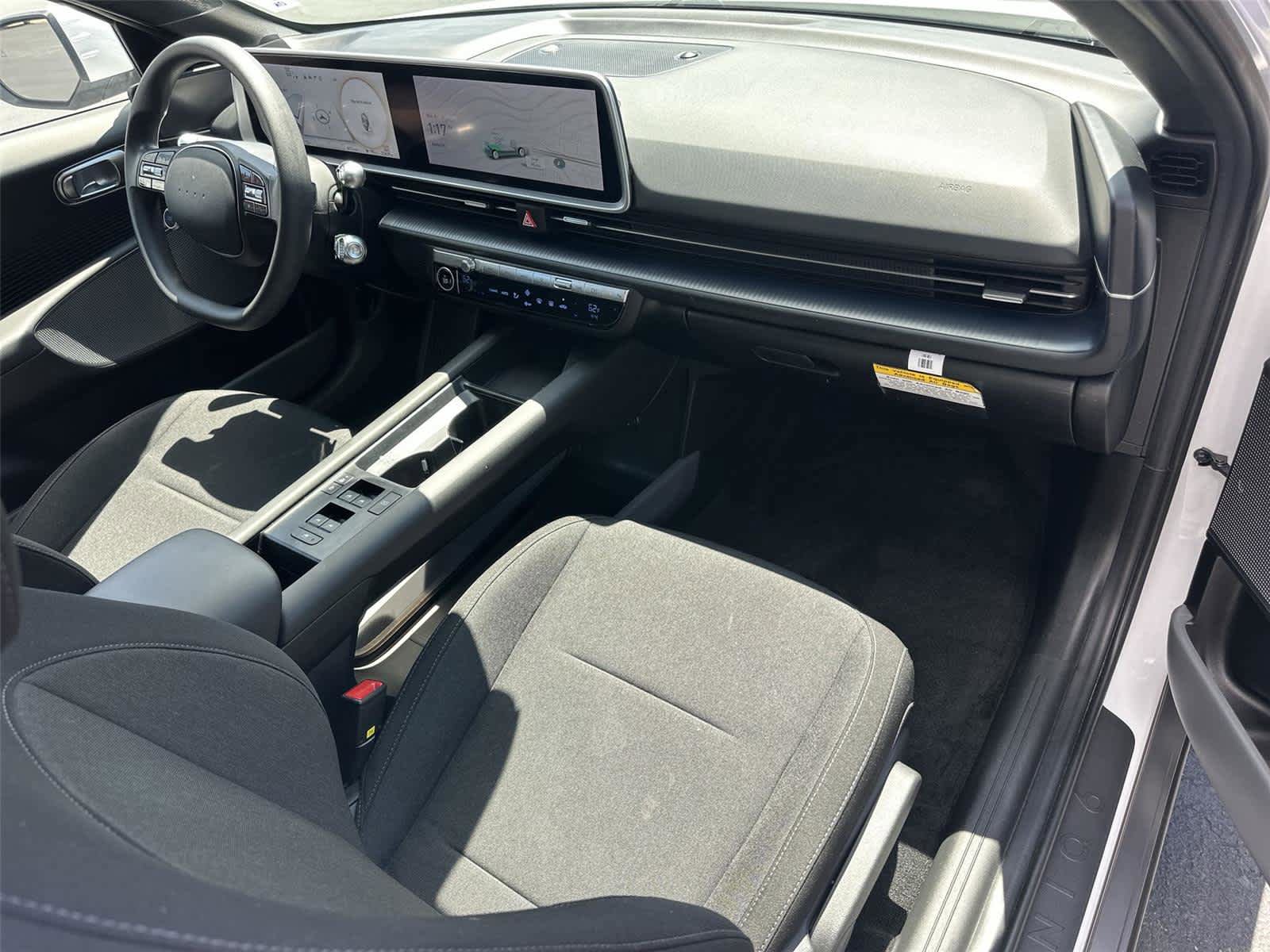 Used 2024 Hyundai Ioniq 6 SE RWD image 13