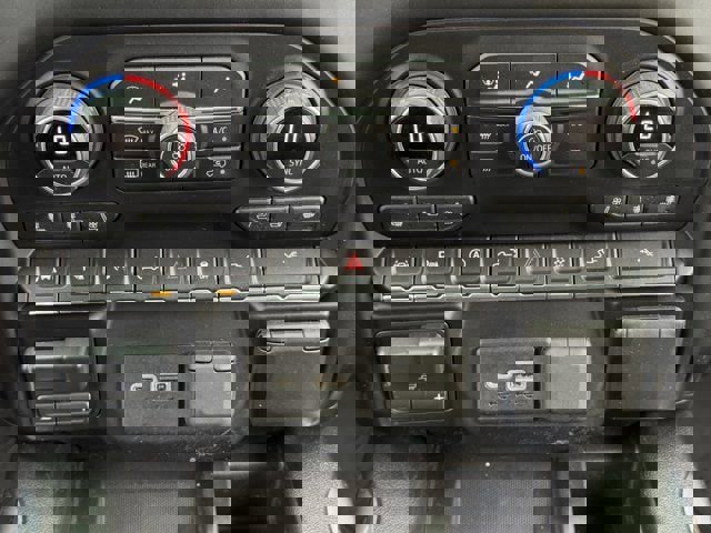 Used 2020 Chevrolet Silverado 1500 High Country w/ Technology Package image 19