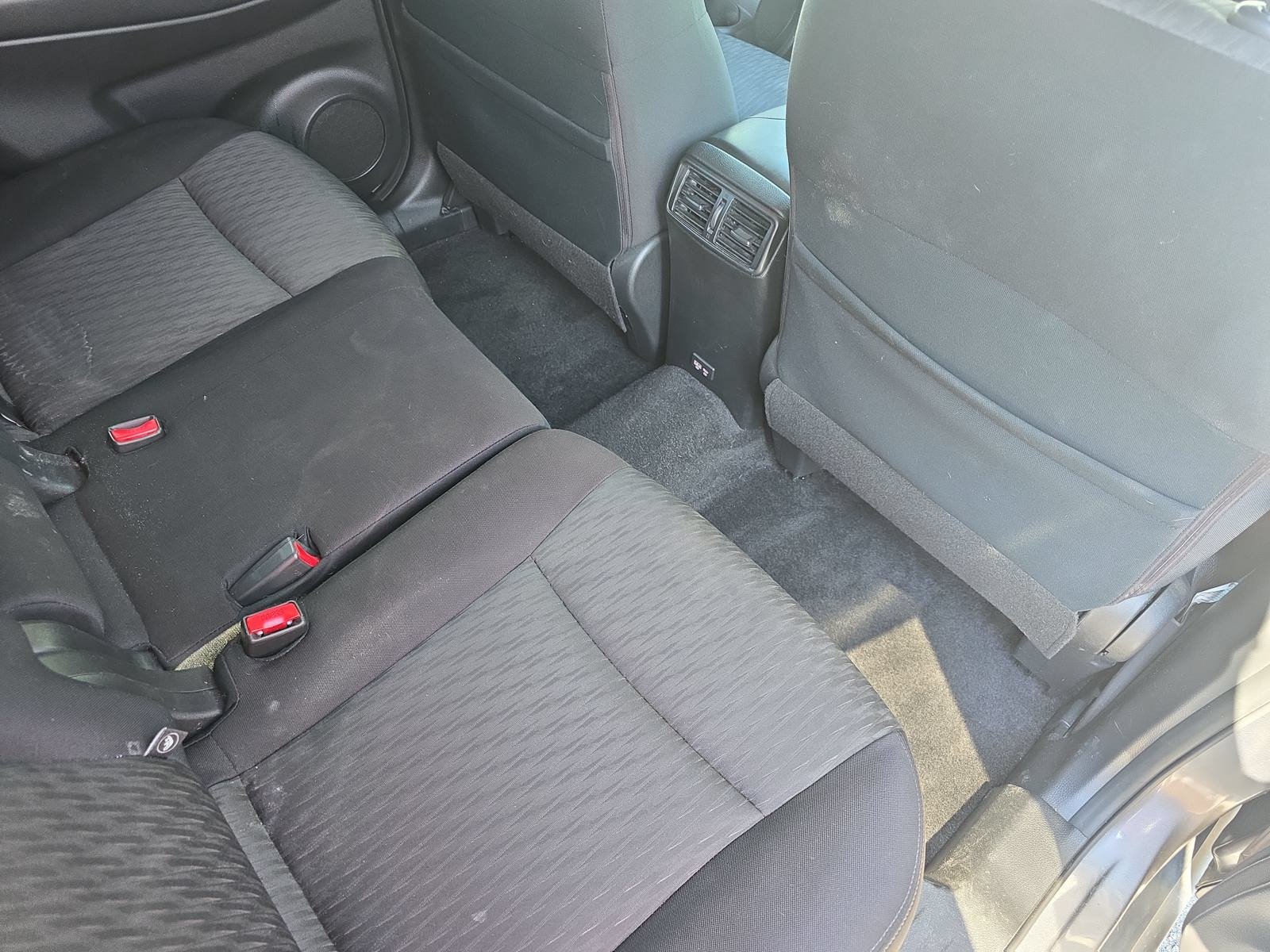Used 2020 Nissan Rogue SV FWD image 11