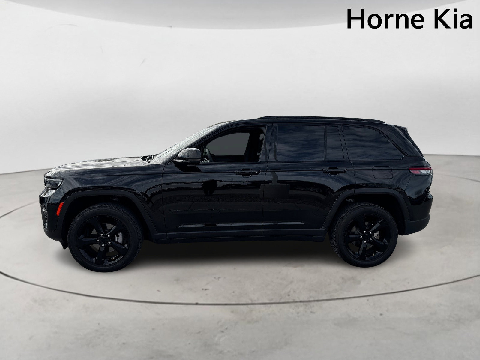 Used 2024 Jeep Grand Cherokee Altitude image 6