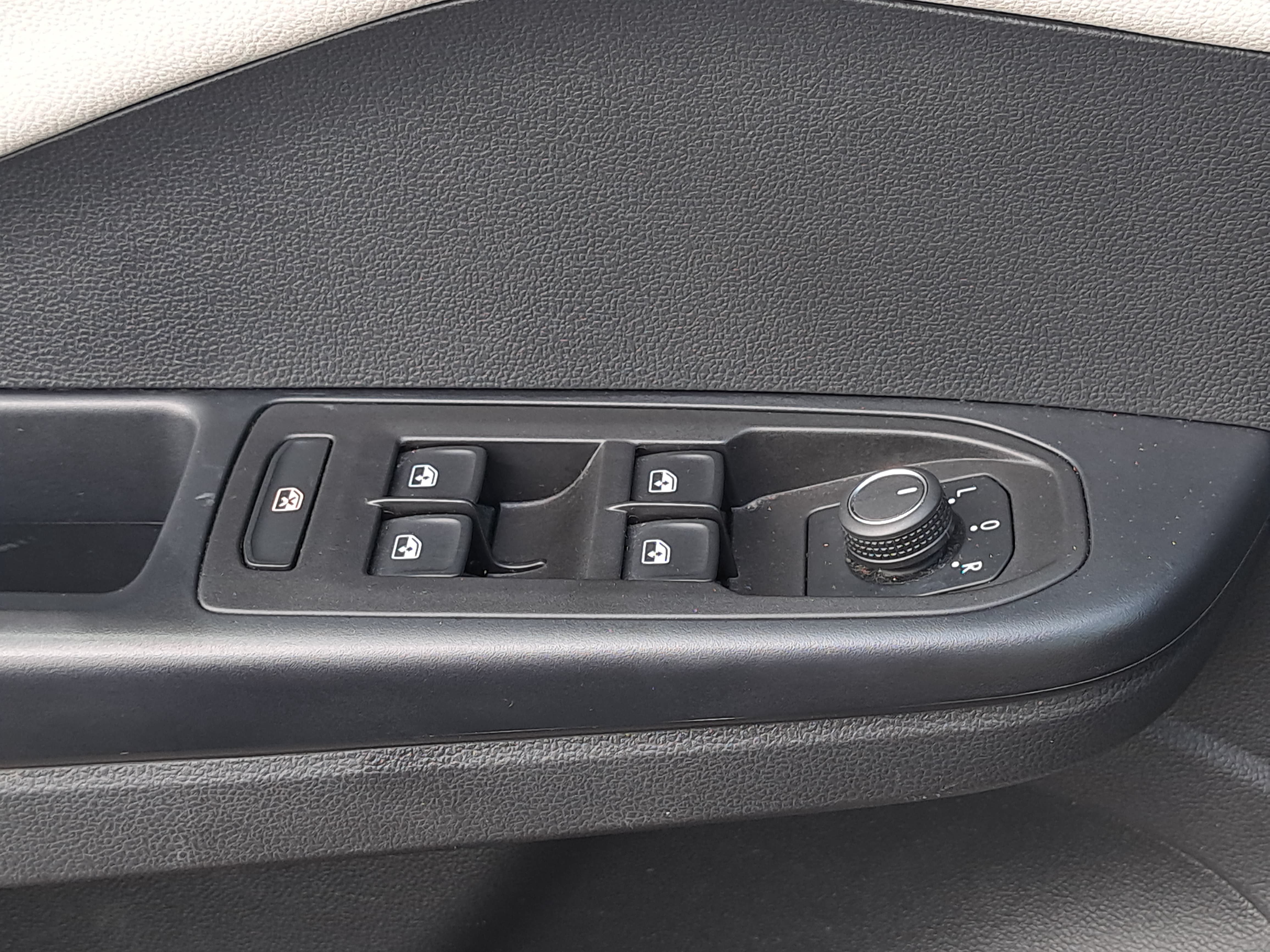 Used 2025 Volkswagen Taos S FWD image 28
