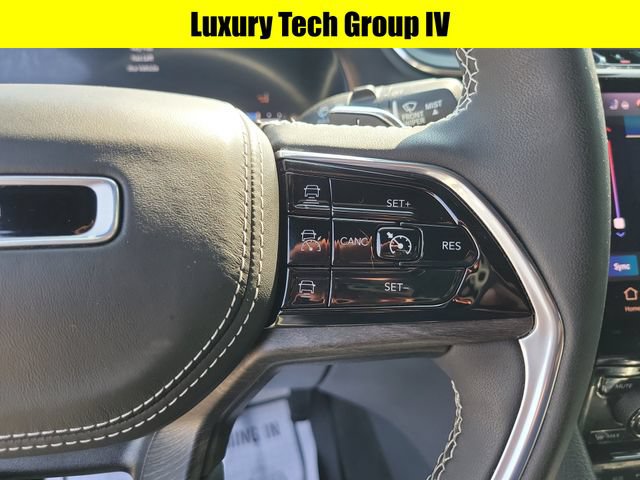 Used 2023 Jeep Grand Cherokee L Overland w/ Luxury Tech Group IV AWD/4WD image 12
