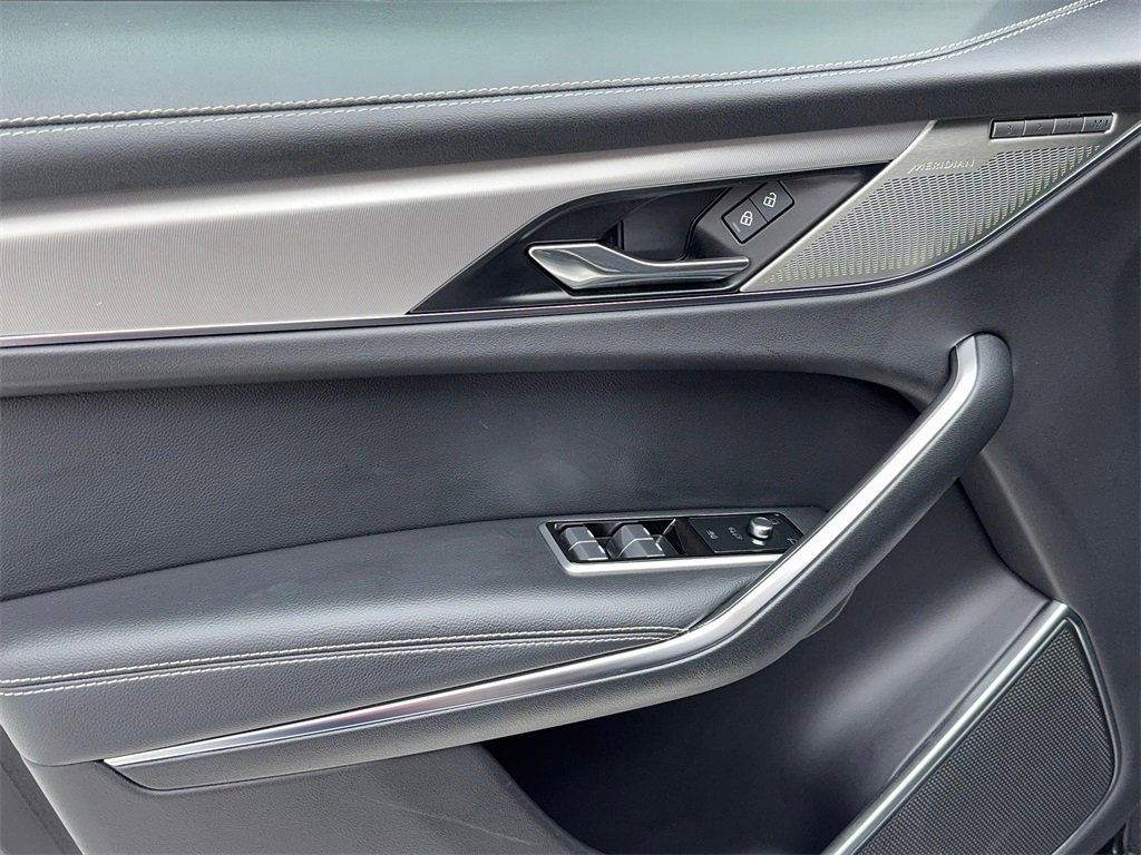 Used 2024 Jaguar F-PACE R-Dynamic S image 39