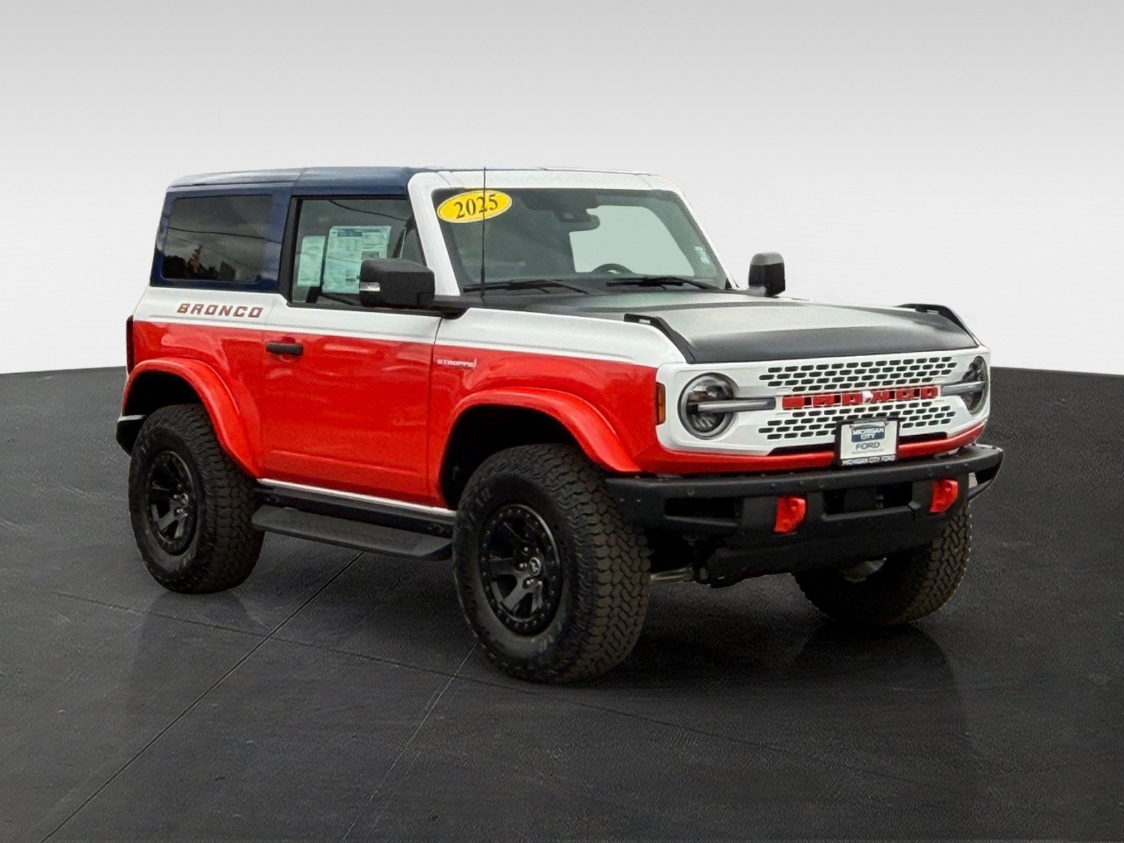 Used 2025 Ford Bronco Stroppe Edition AWD/4WD image 3