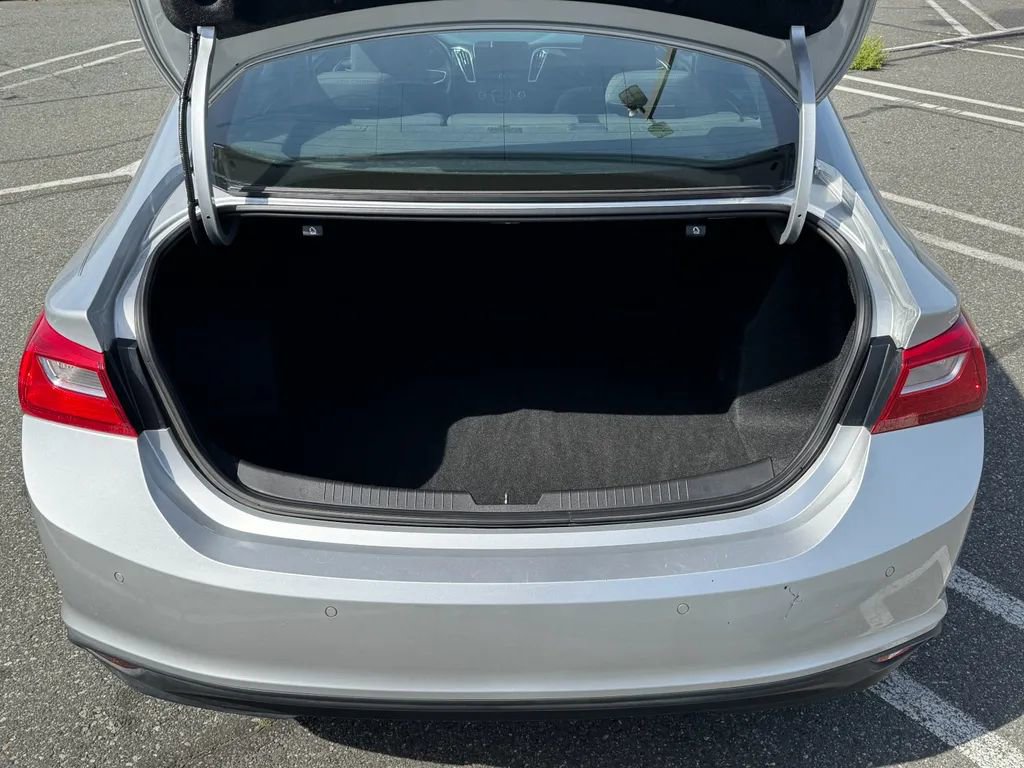 Used 2017 Chevrolet Malibu LT w/ Driver Confidence Package image 24